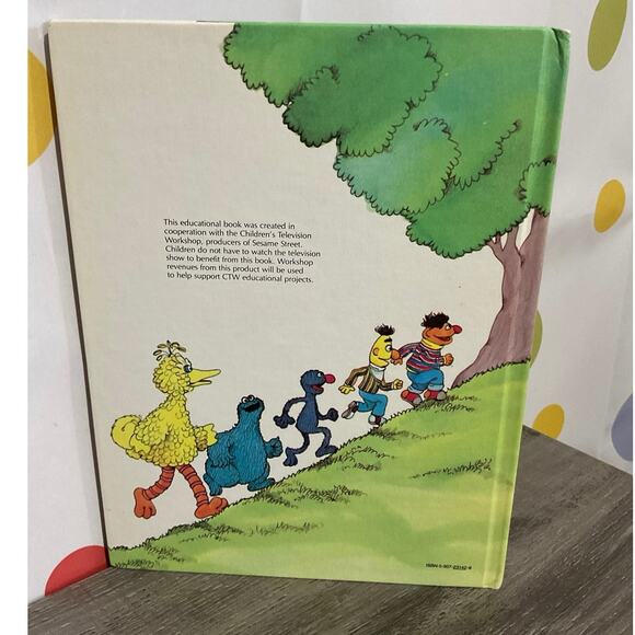 1981 Follow The Leader Sesame Street Book - Picture 8 of 9